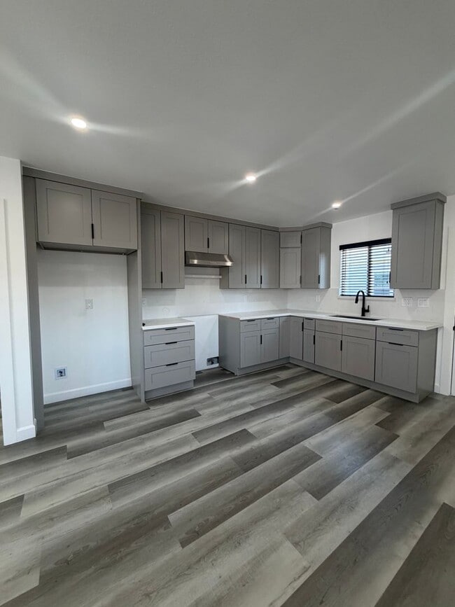 Building Photo - 15512 S White Ave Unit 15514 S White Ave