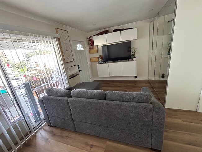 Photo - 1316 N Hollywood Way Unit B