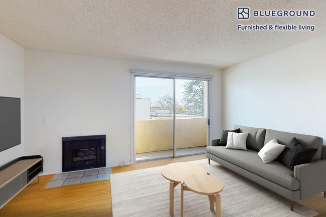 Building Photo - 1920 Overland Ave