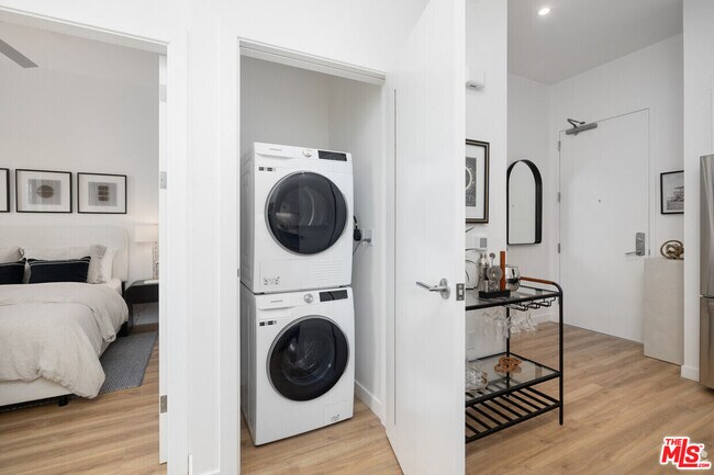 Photo - 3223 Wilshire Blvd Unit 204