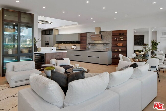 Photo - 2354 Riverside Dr