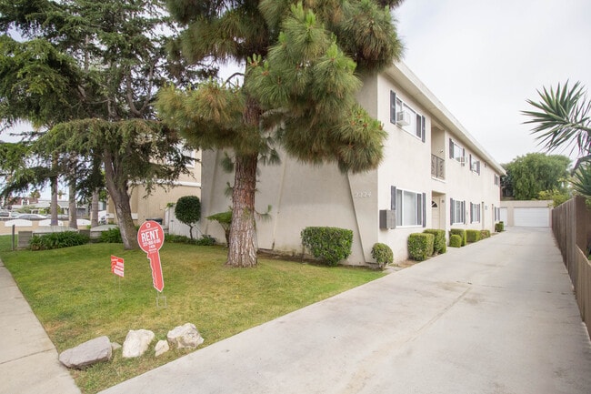 Building Photo - 2224 Curtis Ave Unit A