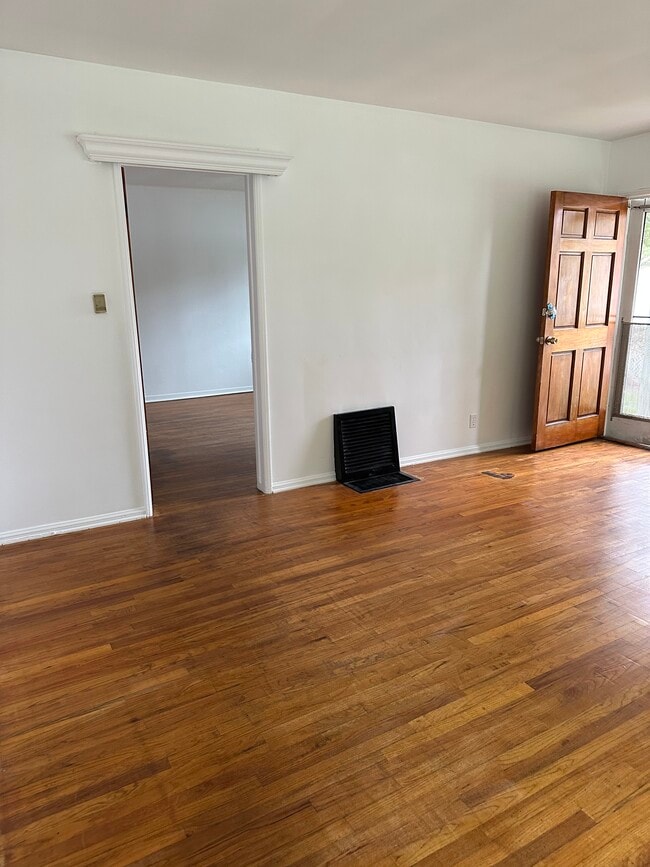 Building Photo - 4031 Van Buren Pl Unit A