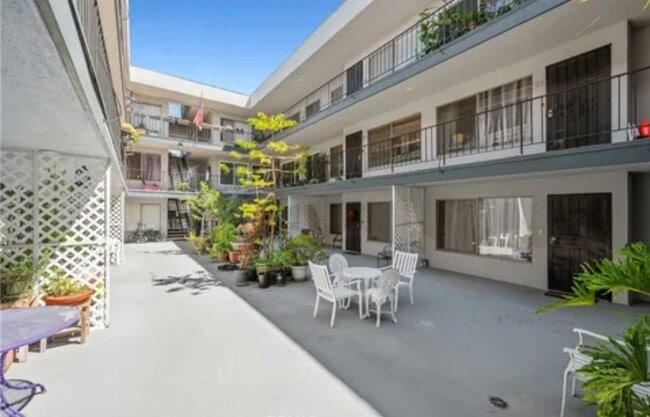 Photo - 120 Alamitos Ave Unit 25