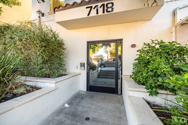 Entrance - 7118 Amigo Casa