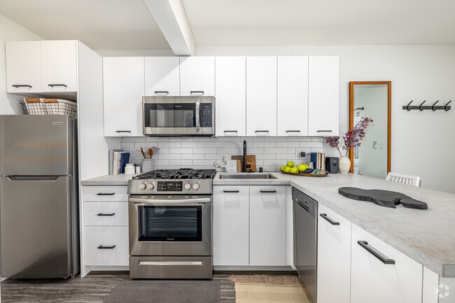 1BR, 1BA - 375SF - Kitchen - Santa Monica Palms