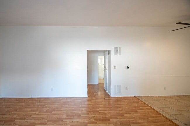 Photo - 15156 Dickens St Unit 06