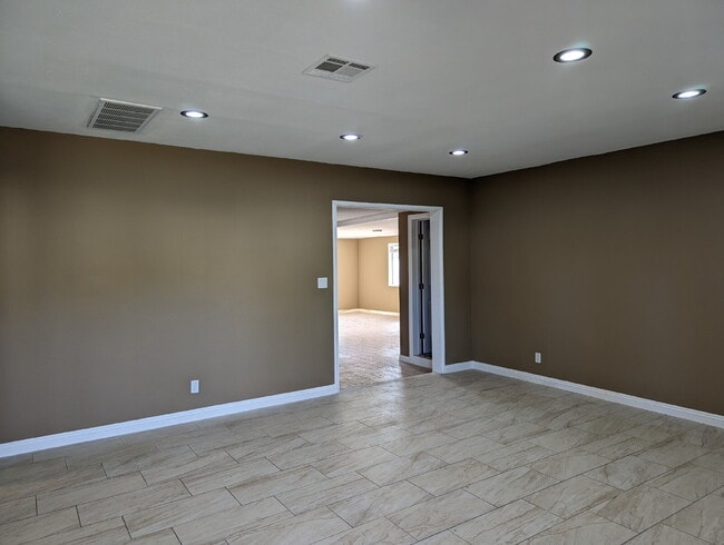 Photo - 2 br + bonus living area, in a quiet neighborhood near the 10 fwy