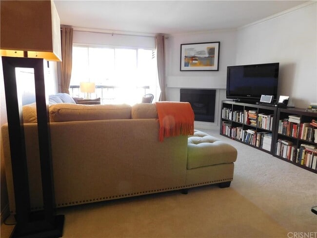 Photo - 21400 Burbank Blvd Condo