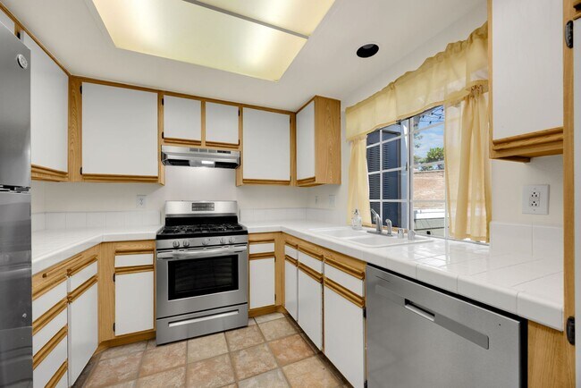 Photo - 16540 Graystone Dr. #126