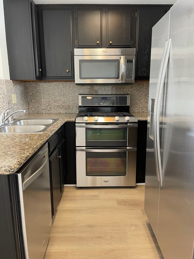 Photo - 10740 Lawler St Unit 10