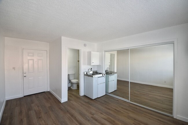 Photo - 5321 Agnes Ave Unit 21-08