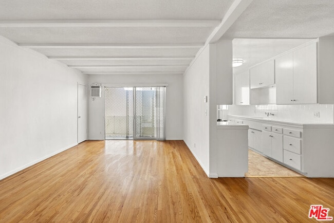 Photo - 923 N San Vicente Blvd Unit 6