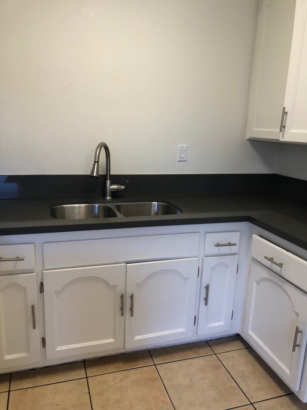 Floor Plan - Two Bedroom