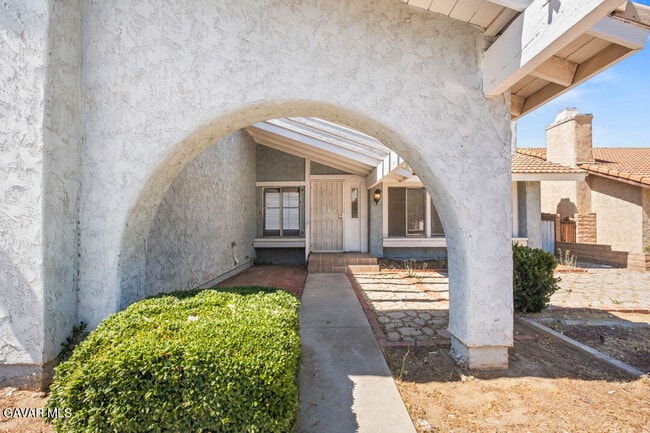 Photo - 1253 Morven St