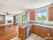 Photo - 3B 2.5BA Townhouse End-Unit in Eastlake Vi...