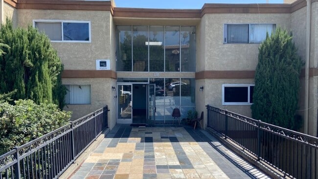 Building Photo - 118 San Pascual Ave Unit 03