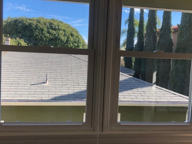 View from dining are (South) - 1033 Pearl St Unit B