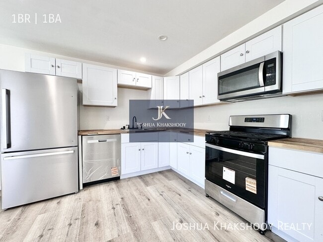 Photo - 14615 Gilmore St Unit 1