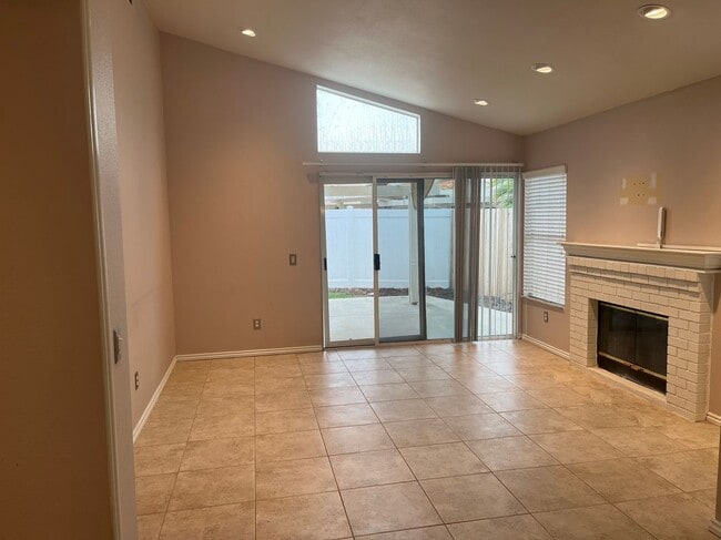 Photo - 28098 Lemonwood Dr