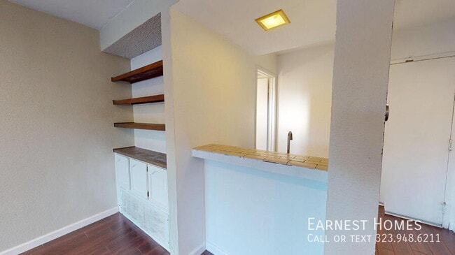 Photo - 7231 Balboa Blvd Unit A