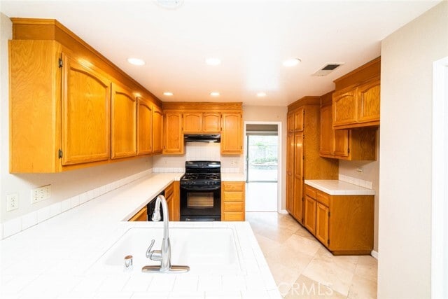 Photo - 25 Parkman Rd E