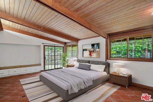 Photo - 800 Bramble Way