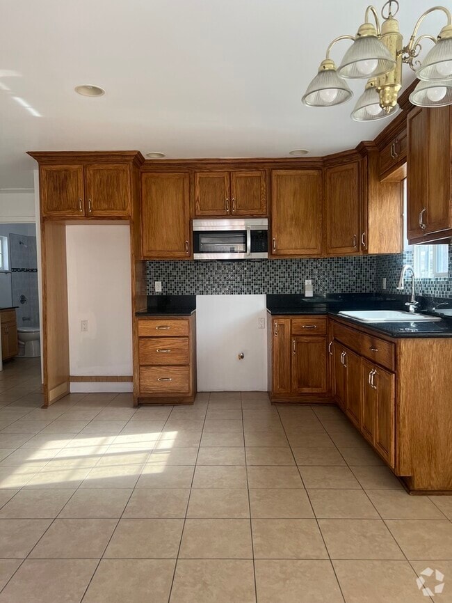 Building Photo - 9807 San Antonio Ave Rental
