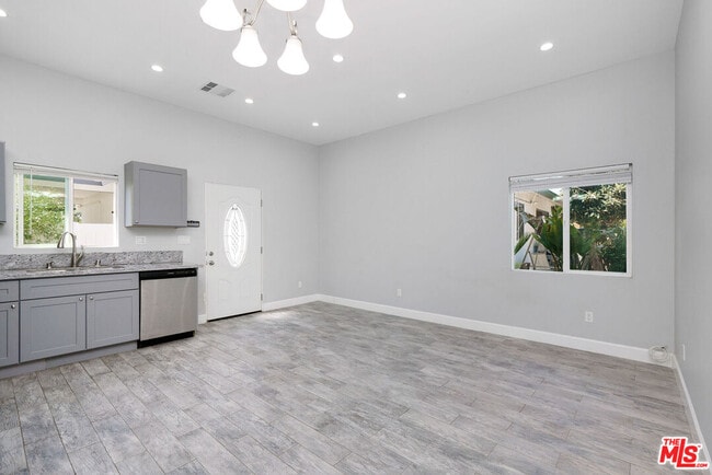 Photo - 19613 Haynes St