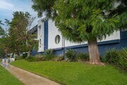 Photo - Chateau Lakeside Apartments