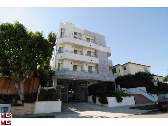 Building Photo - 1607 Glendon Ave Unit 2