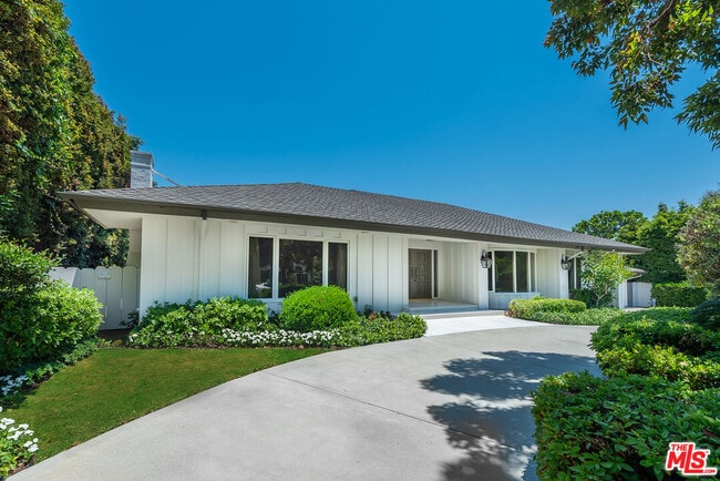 Photo - 374 Homewood Rd