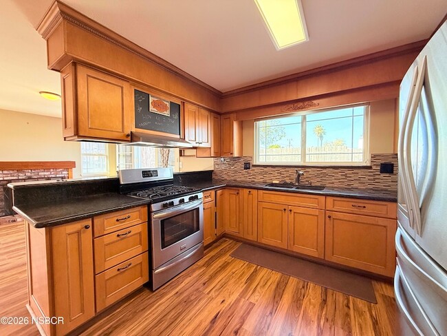 Photo - 4031 Hillview Rd