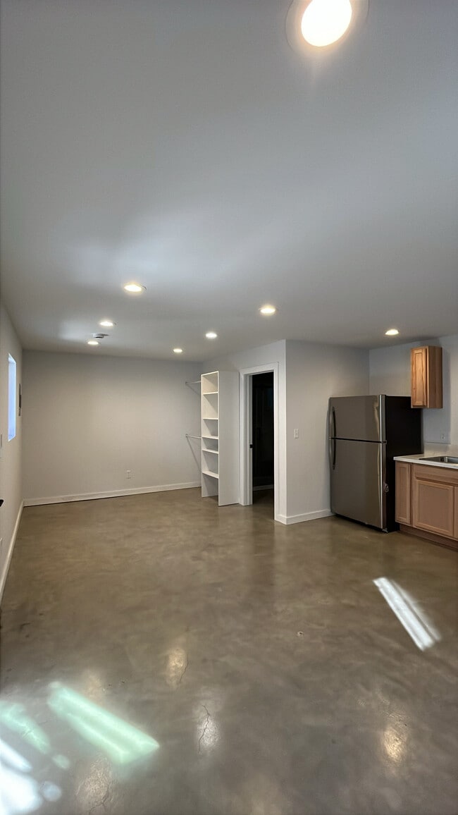 Photo - 214 N Burlington Ave