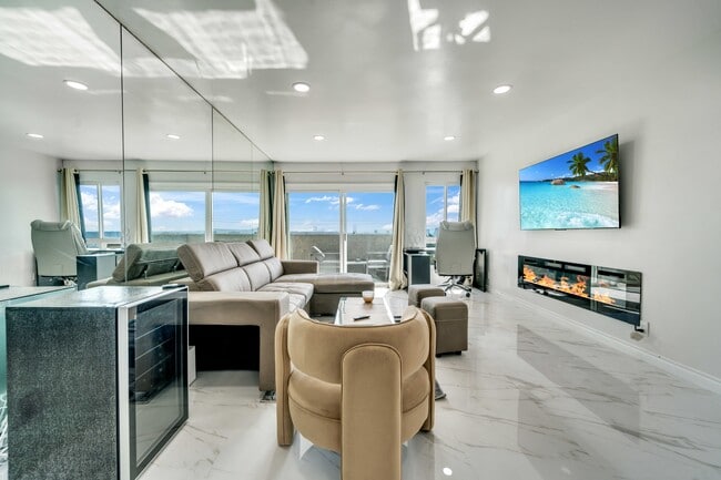 Photo - 8400 De Longpre Ave Unit 311