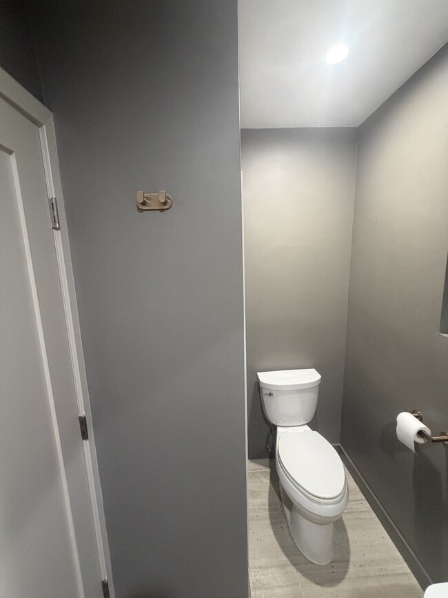 Photo - 422 E Fairview Blvd Unit 422 1/2