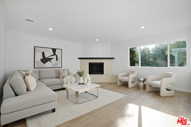 Photo - 914 Evergreen St