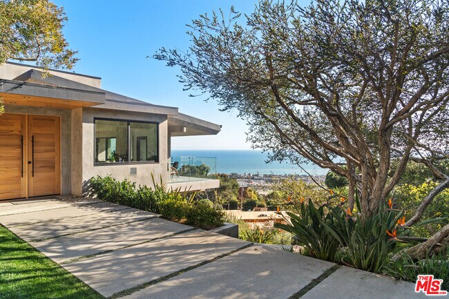 Photo - 23812 Malibu Crest Dr House