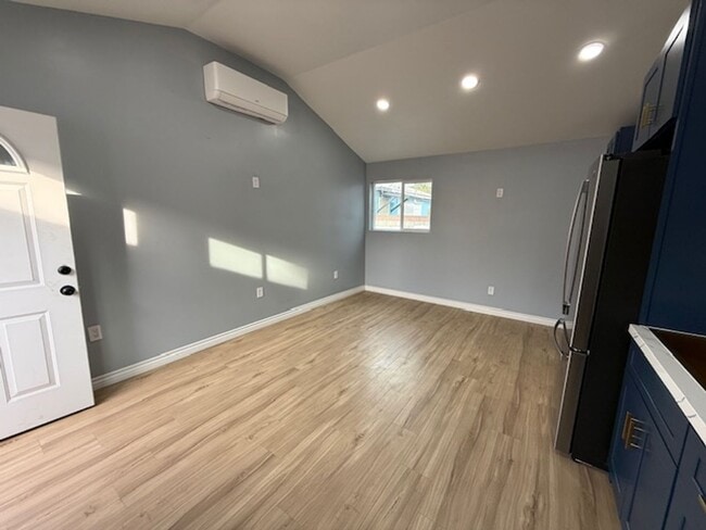 Photo - 1616 E Harding St Unit #½