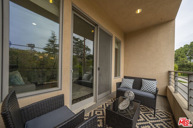 Photo - 1318 S Roxbury Dr Unit 219