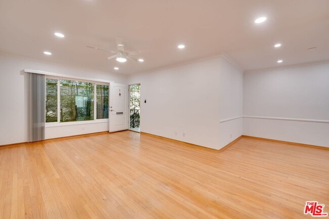 Photo - 927 6th St Apartment Unit 1
