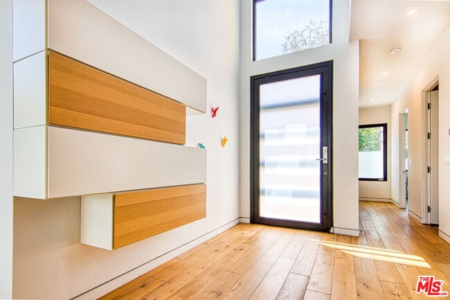 Photo - 2345 27th St