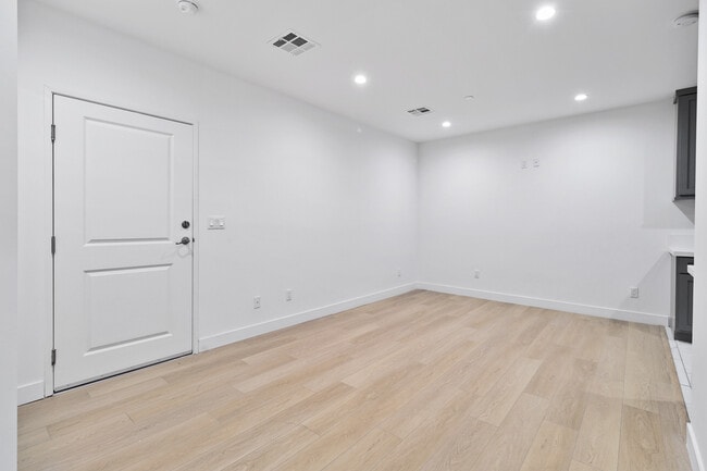 Photo - 10609 S Inglewood Ave Unit NA