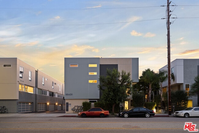 Photo - 310 Washington Blvd Unit 201