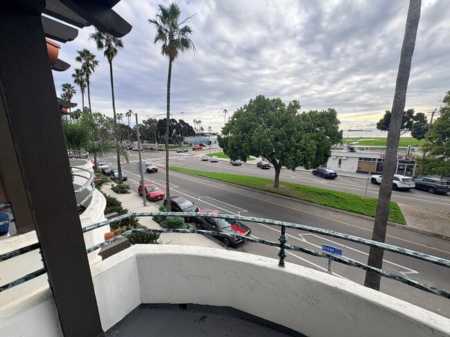 3rd Floor balcony - 4201 E Ocean Blvd