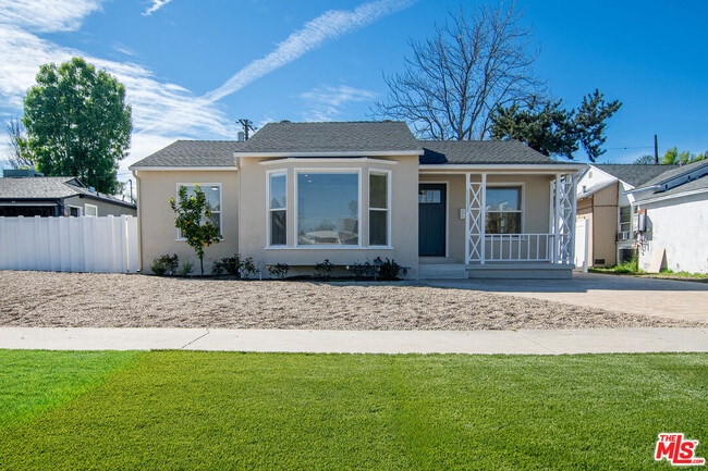 Photo - 17638 Welby Way