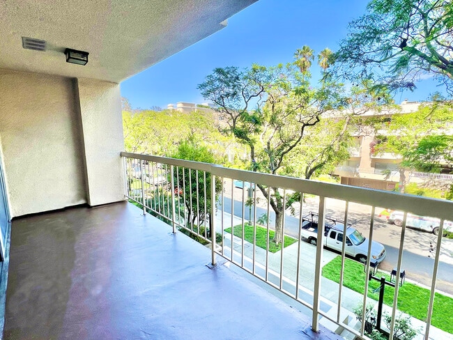 Photo - 441 N Oakhurst Dr Unit 301