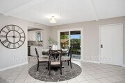 Photo - 912 Knoll Vista Dr House
