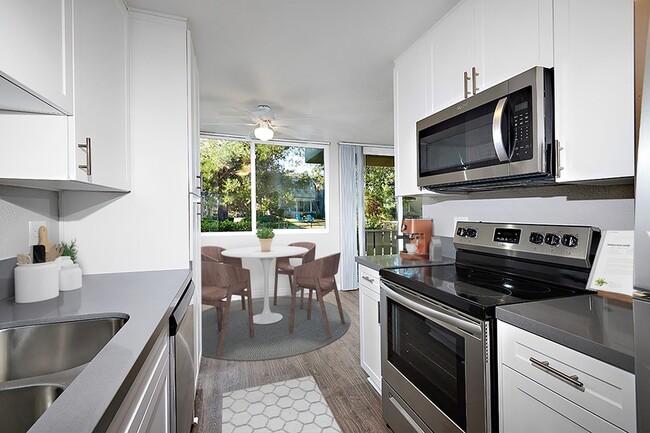 Creekwood Villas - Creekwood Villas Apartments