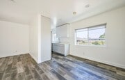 Photo - 1333 W 36th Pl Unit 3